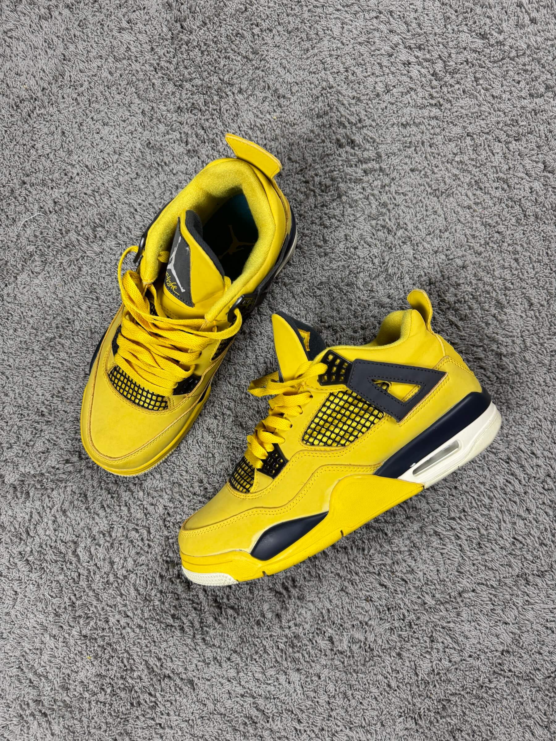 AIR JORDAN 4 RETRO LIGHTNING YELLOW (41)