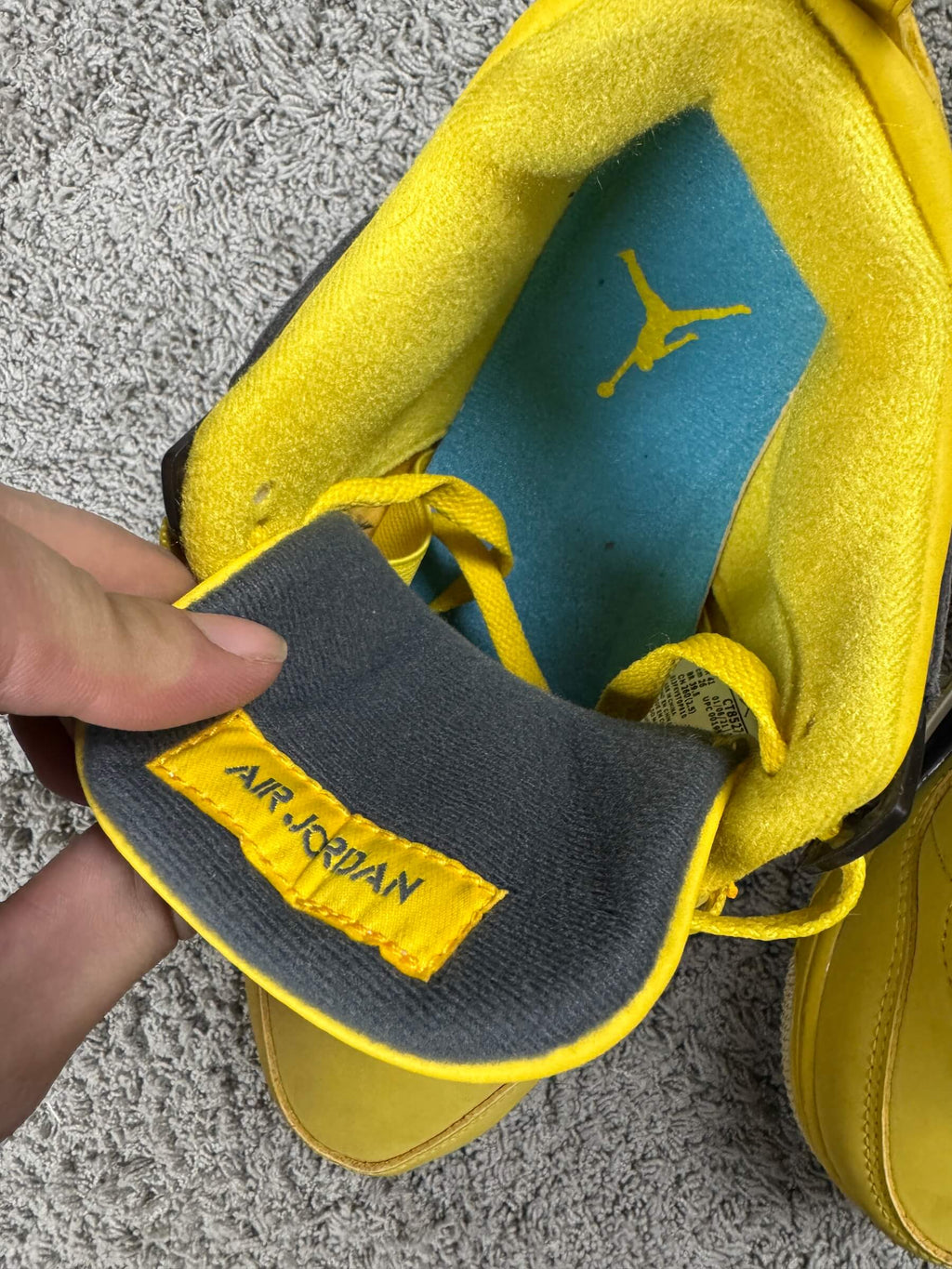 AIR JORDAN 4 RETRO LIGHTNING YELLOW (41)