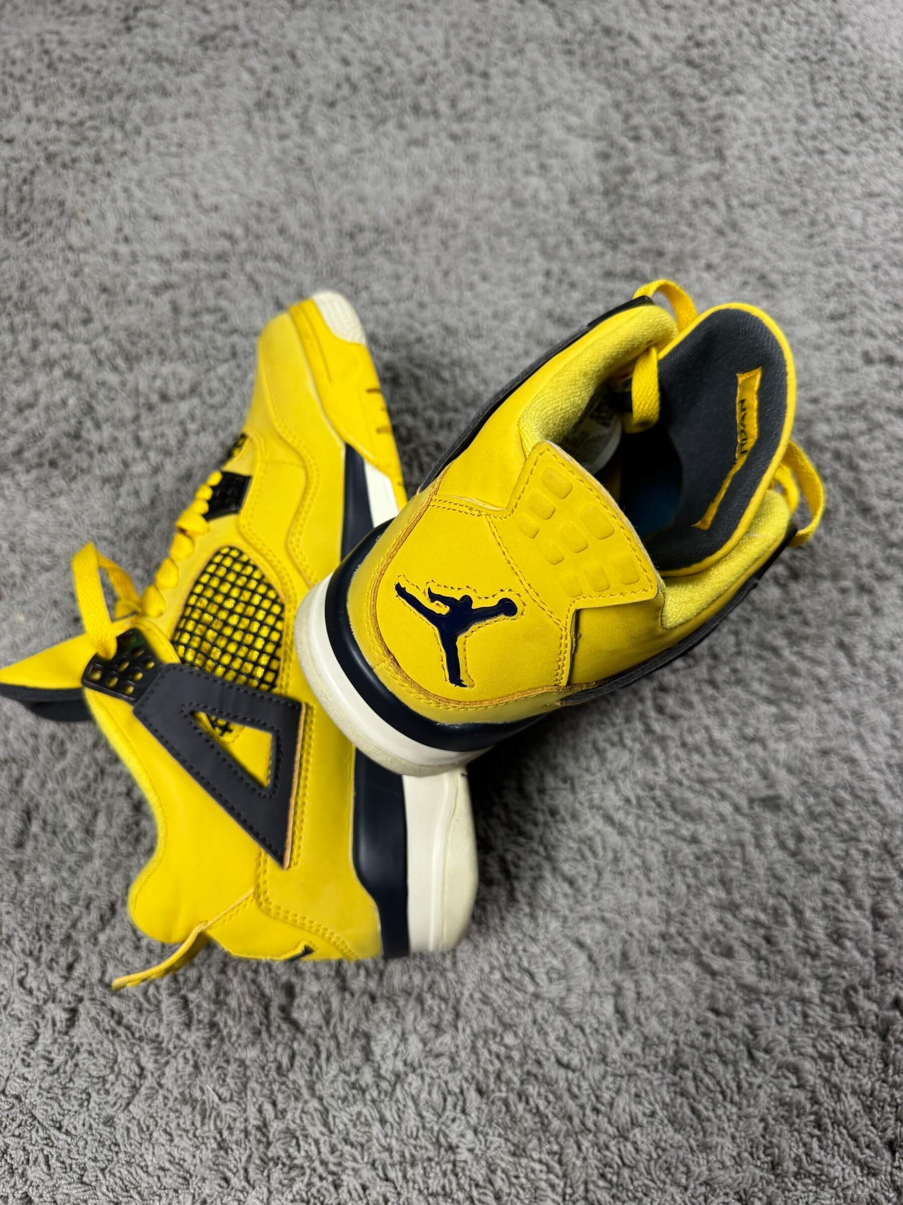 AIR JORDAN 4 RETRO LIGHTNING YELLOW (41)