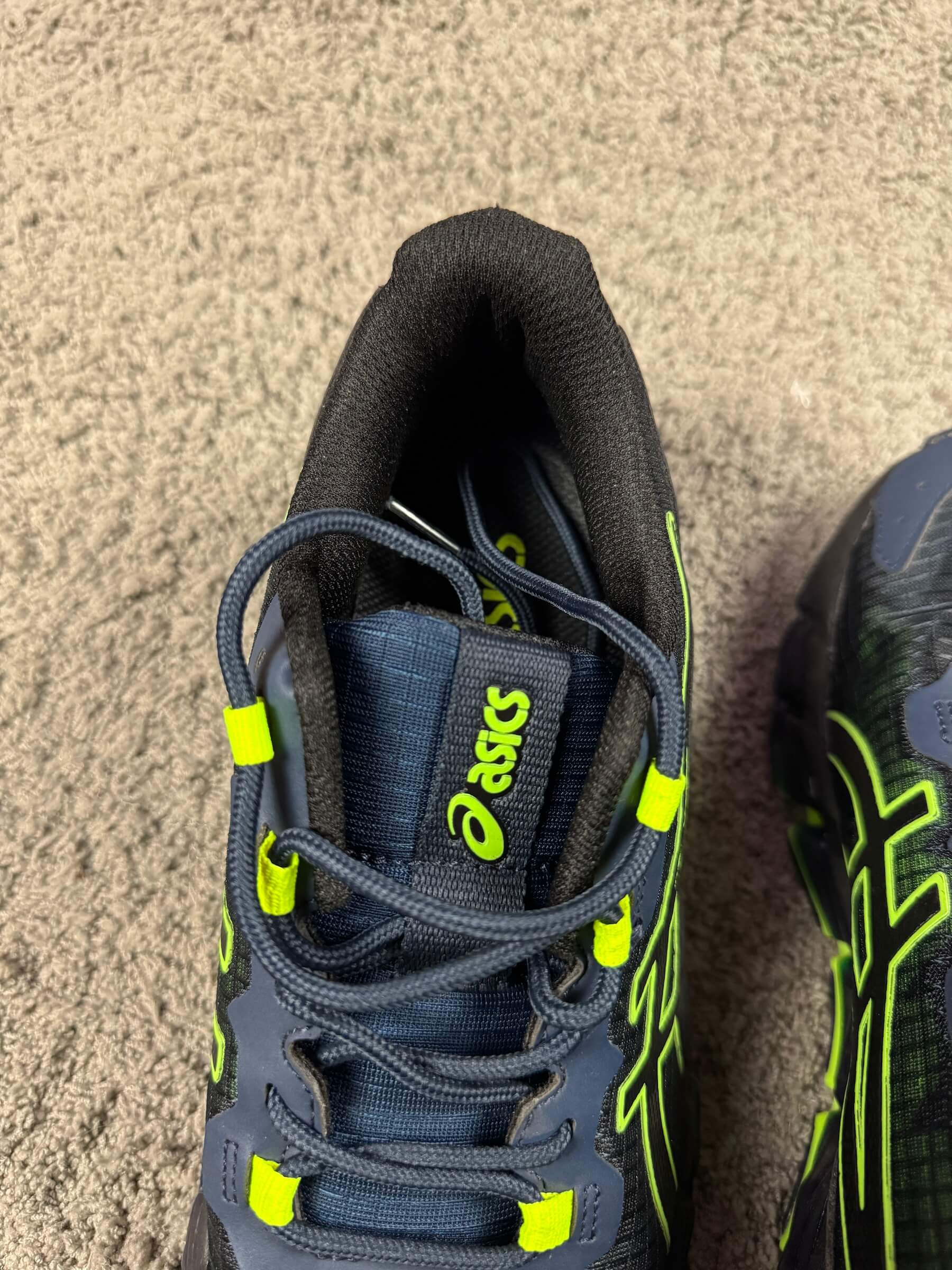 ASICS GEL-QUANTUM 360 6 (41.5)