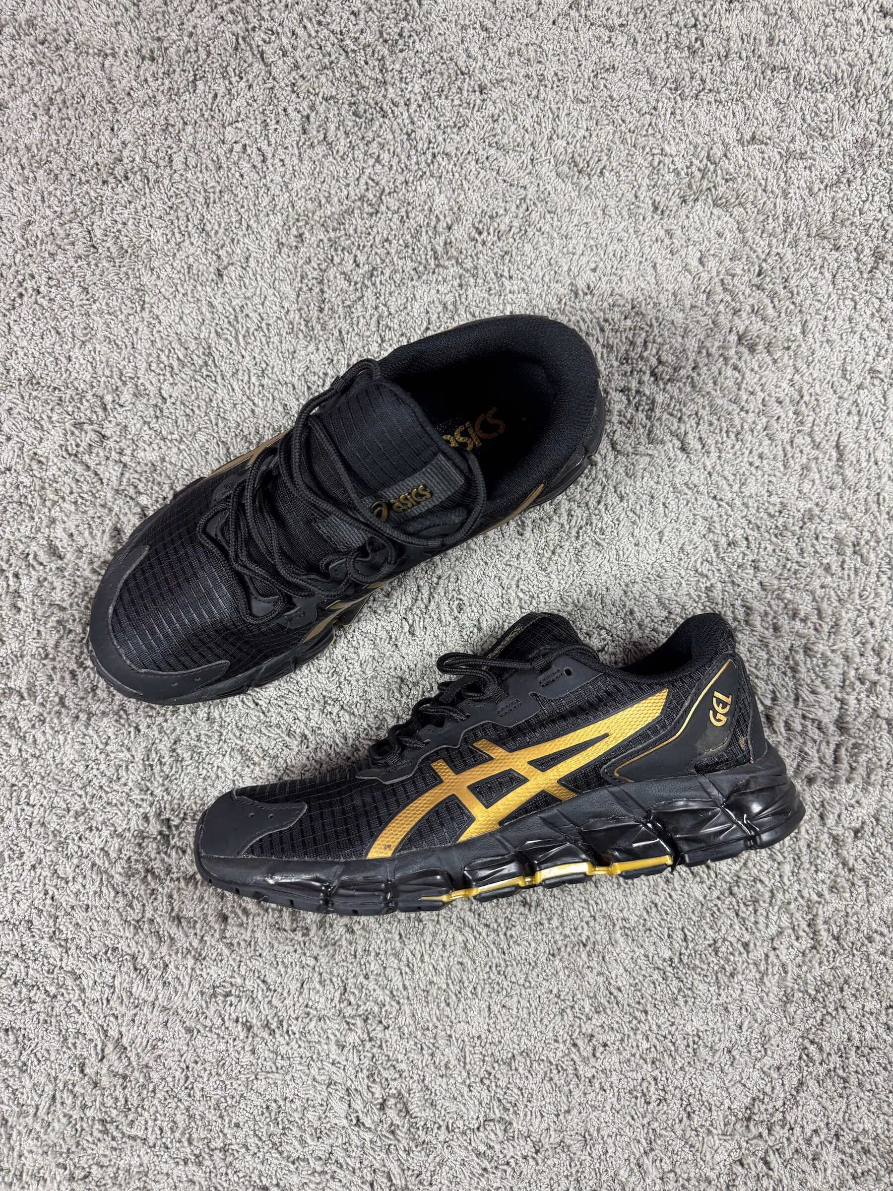 ASICS GEL-QUANTUM 360 6 GOLD (40.5)