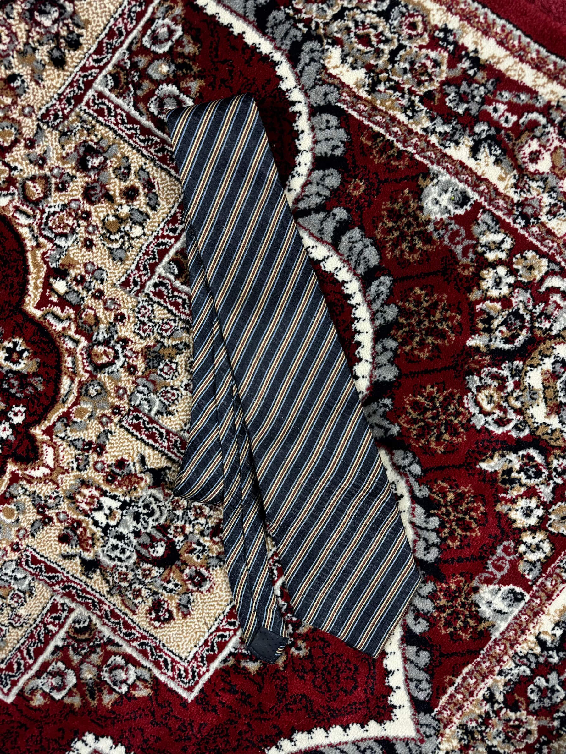 CONTRASTED LINING SILK BLEND TIE