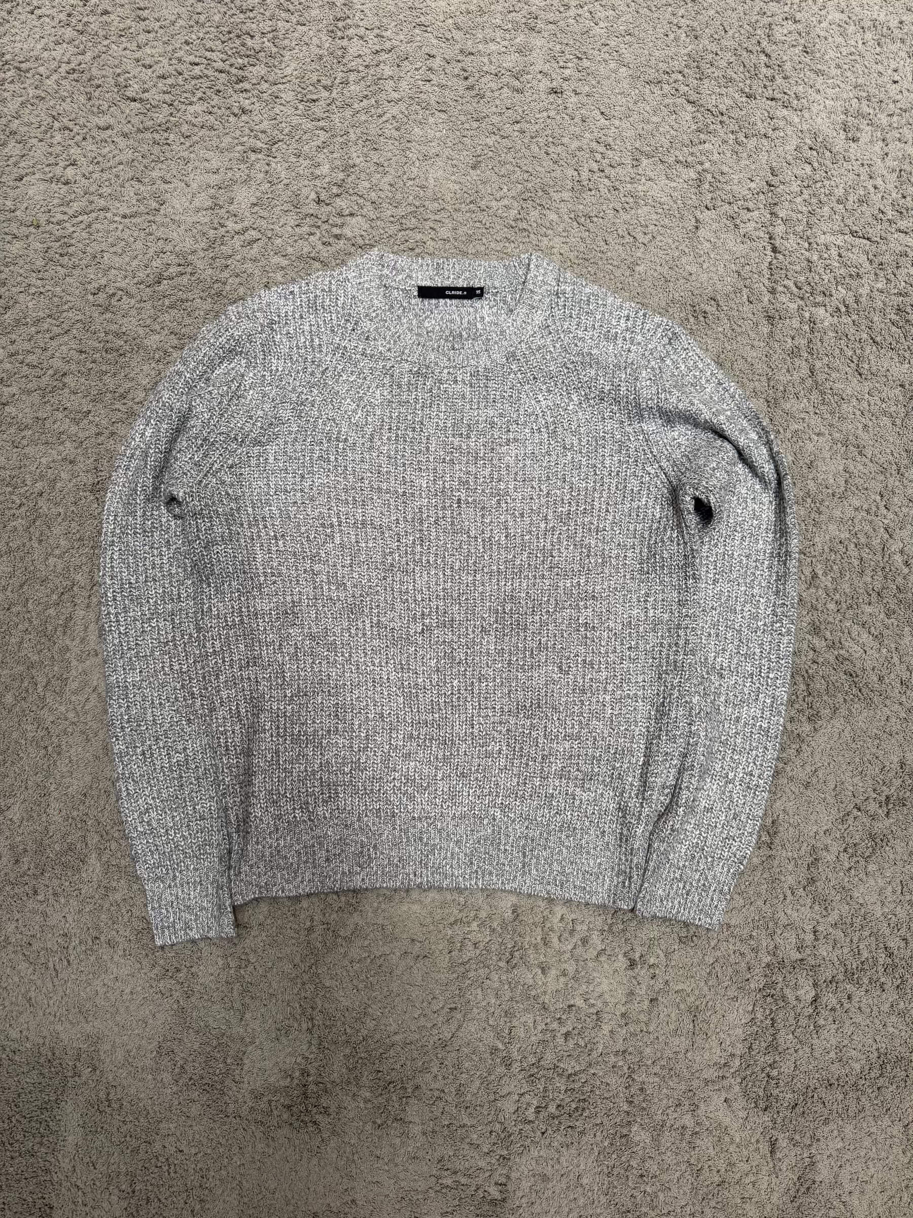 Clride. n knitted gray sweater (M/L)