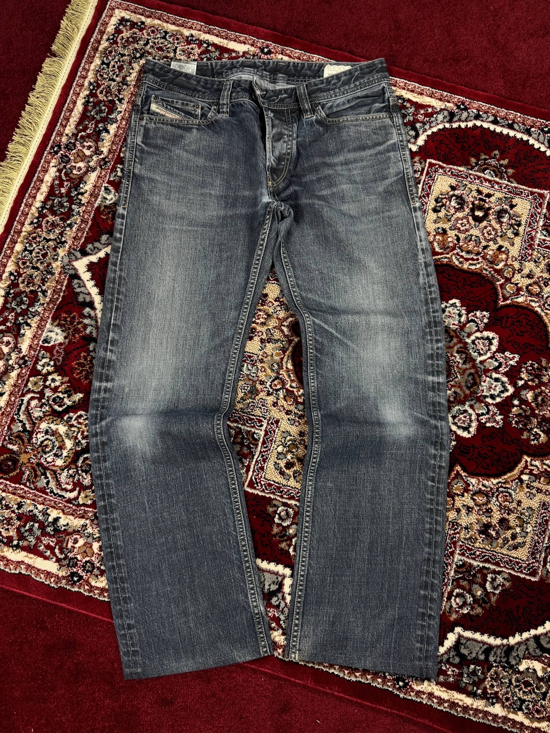 DIESEL - VINTAGE STRAIGHT FIT JEANS (34”)