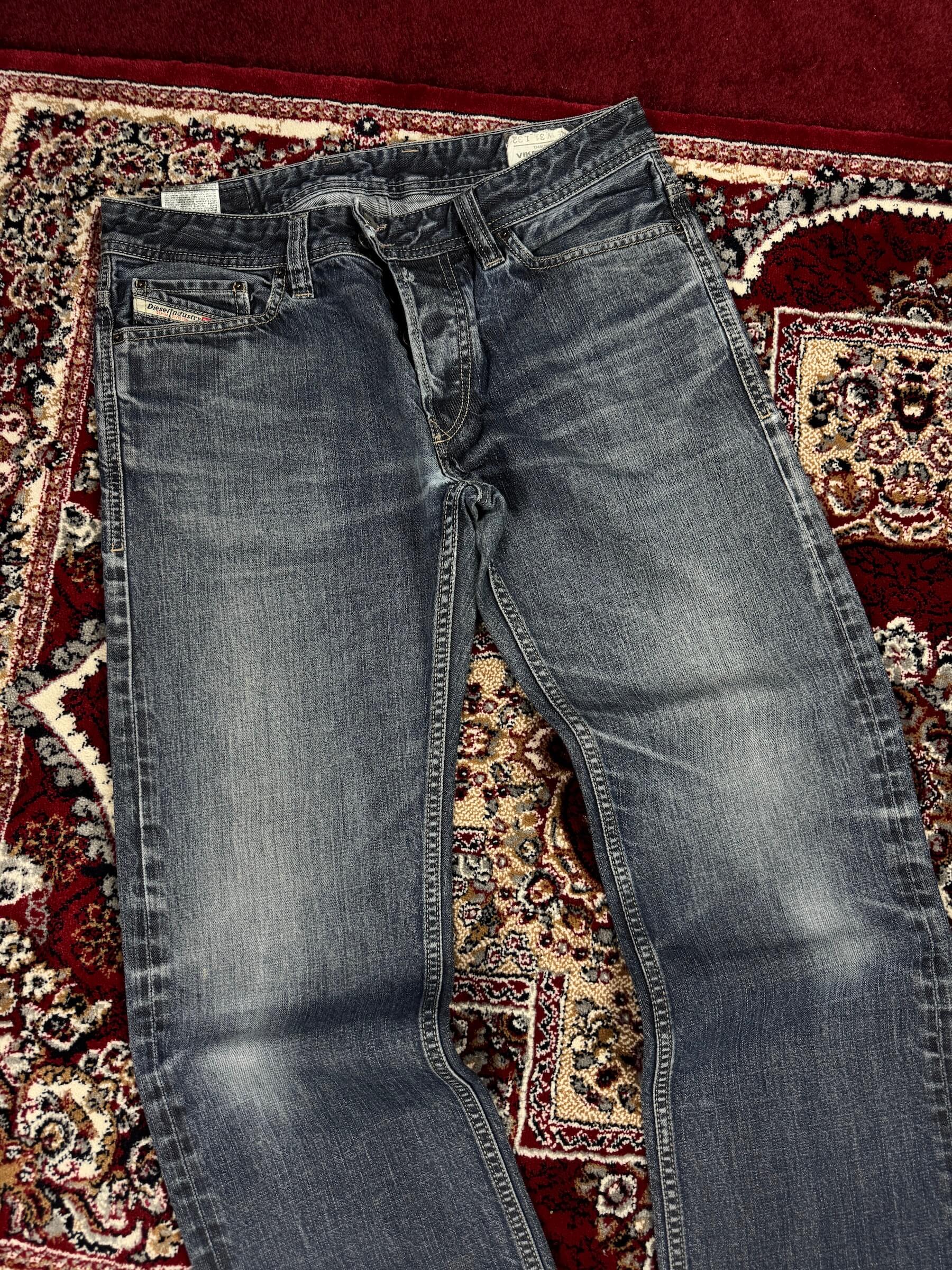 DIESEL - VINTAGE STRAIGHT FIT JEANS (34”)