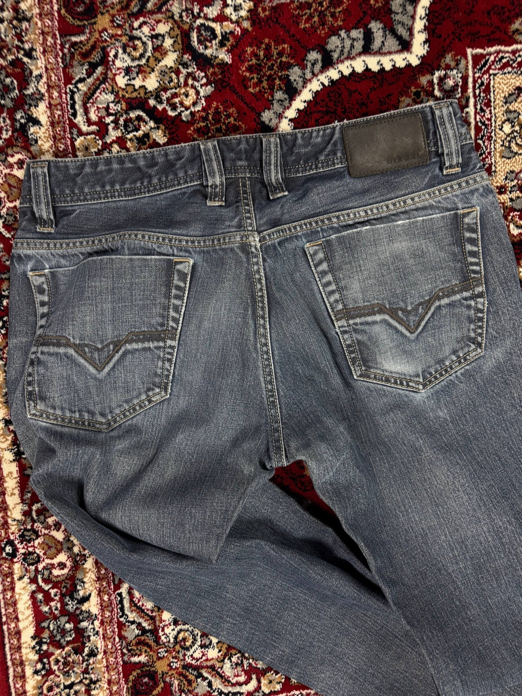 DIESEL - VINTAGE STRAIGHT FIT JEANS (34”)