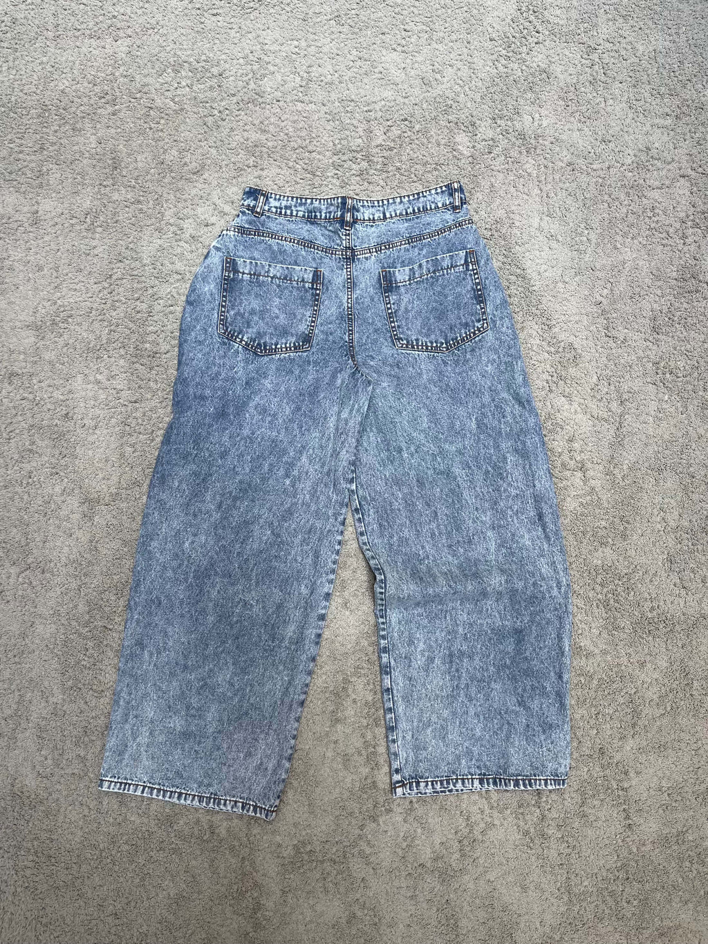 Pretty Little Thing - Washed Blue Jeans (32")