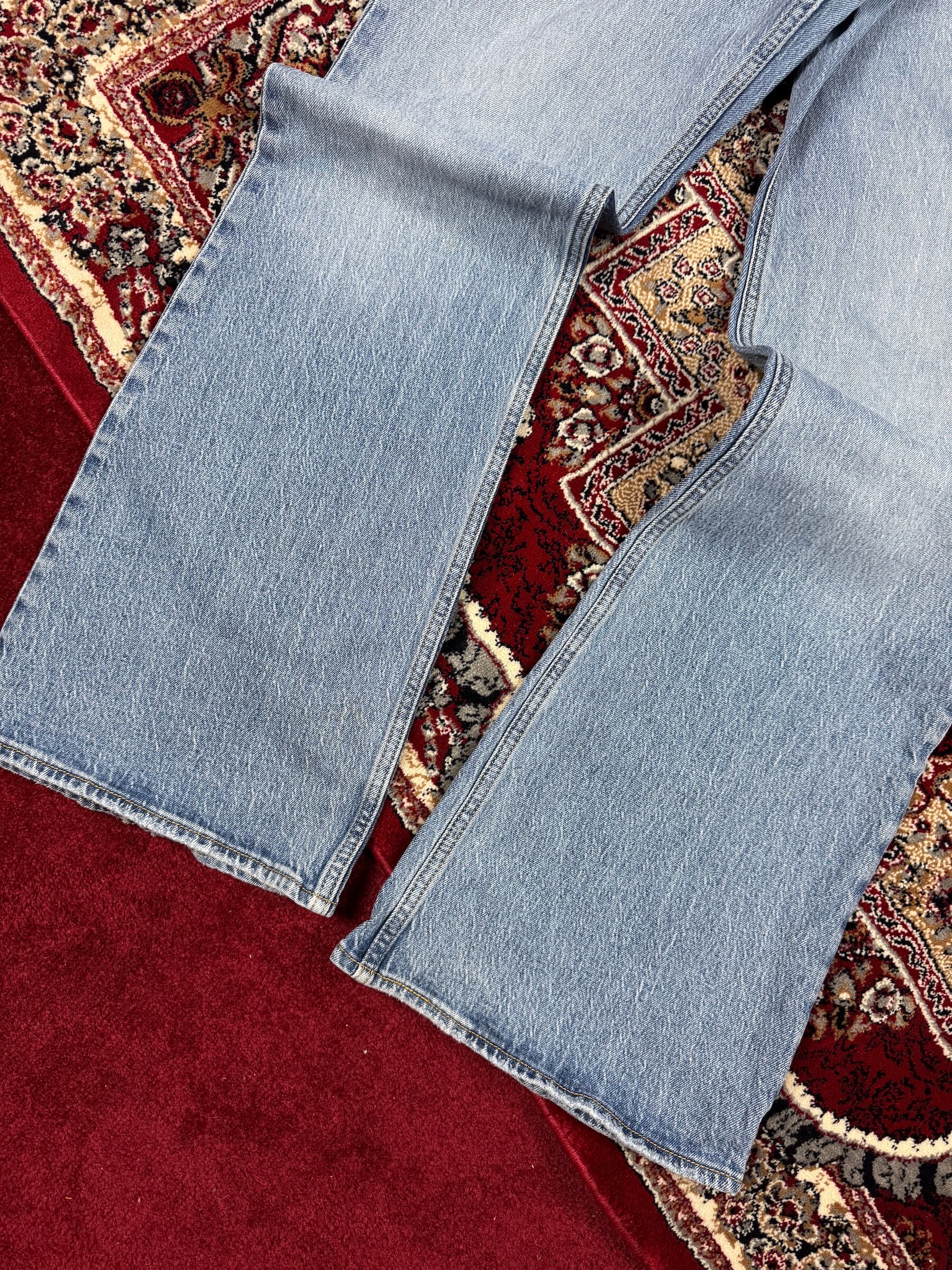 LEVIS - FLARED JEANS FOR HIM (32”)