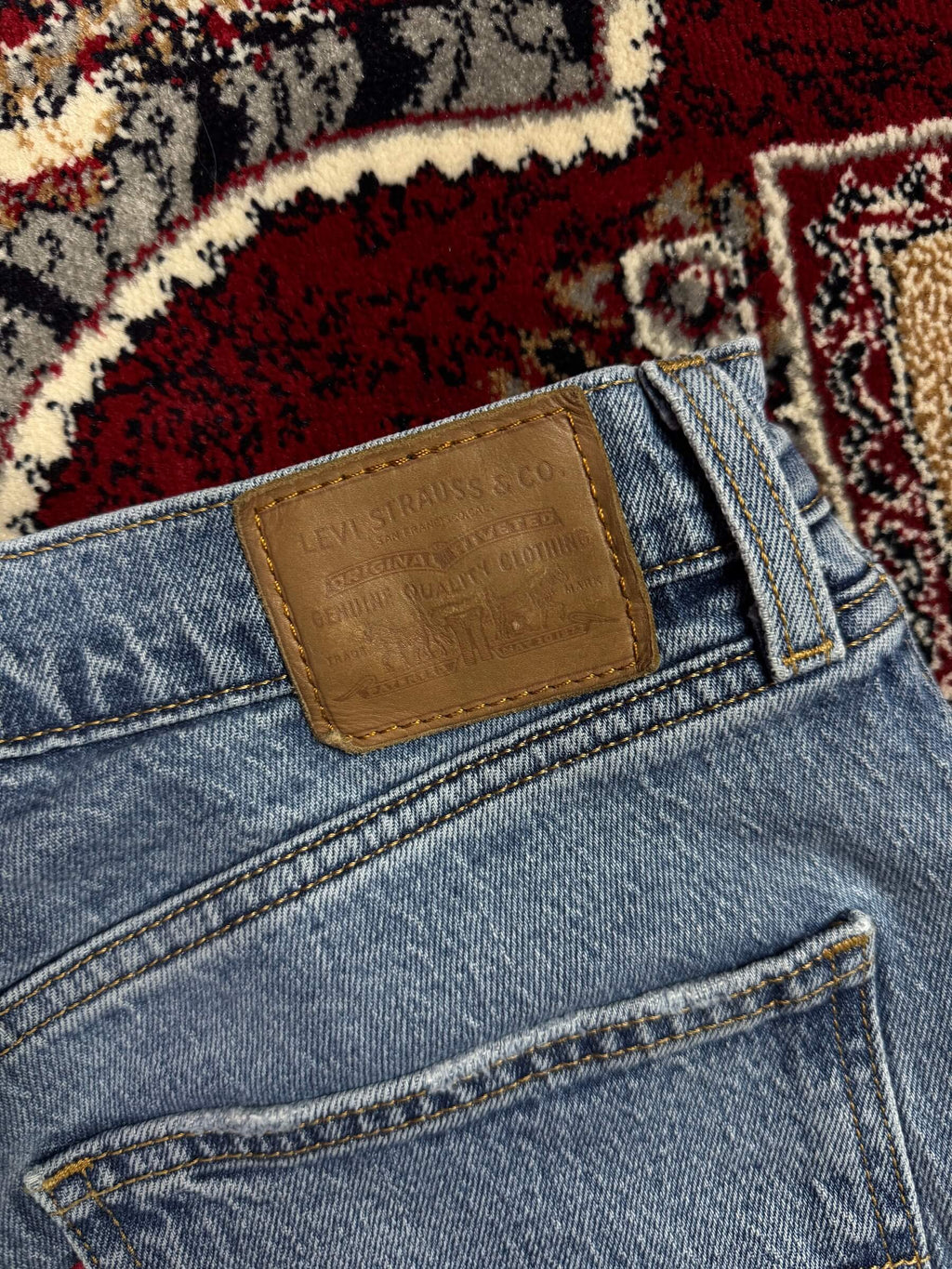 LEVIS - FLARED JEANS FOR HIM (32”)