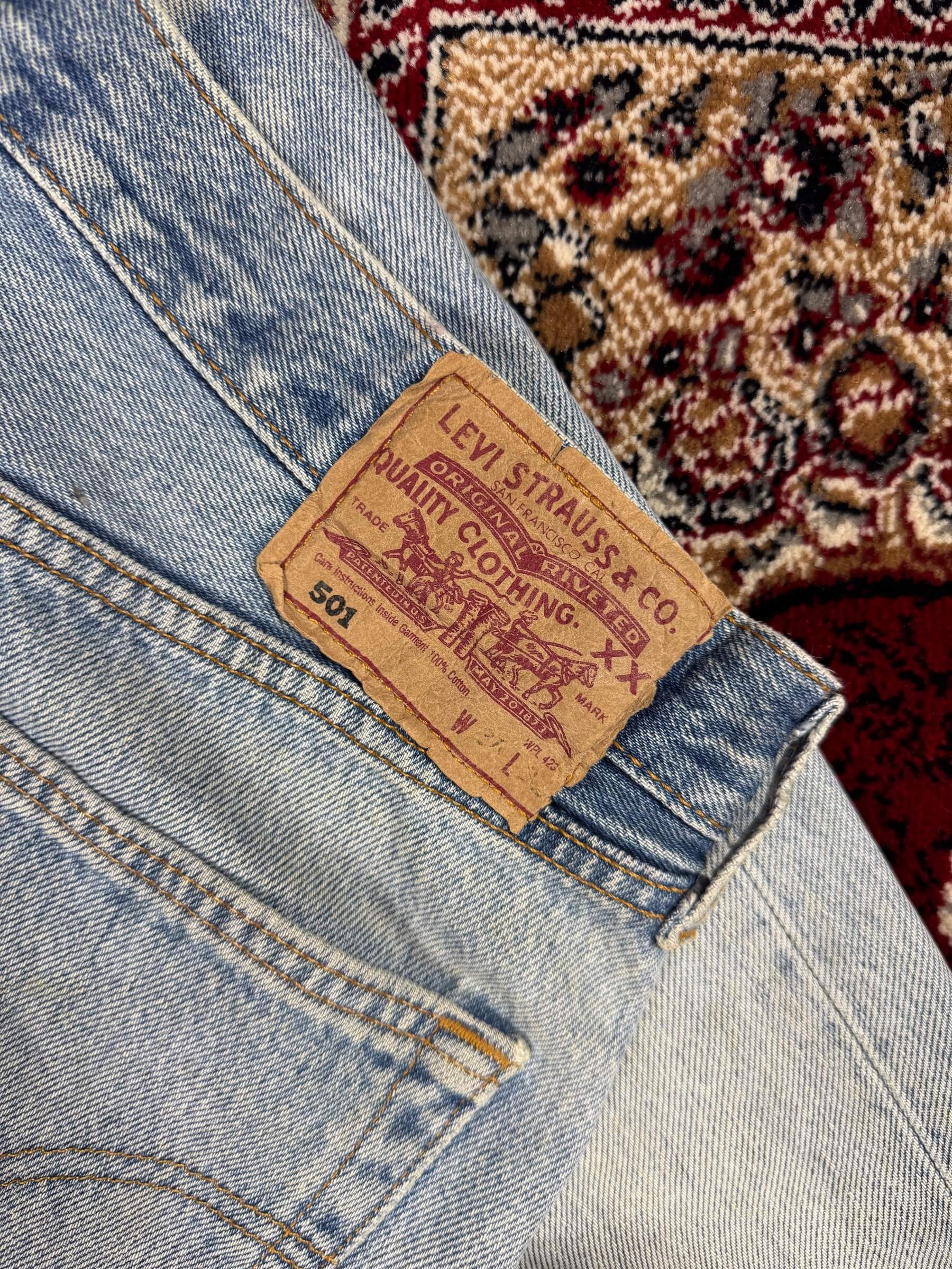 LEVIS 501 - BLUE FADED JEANS (34”)