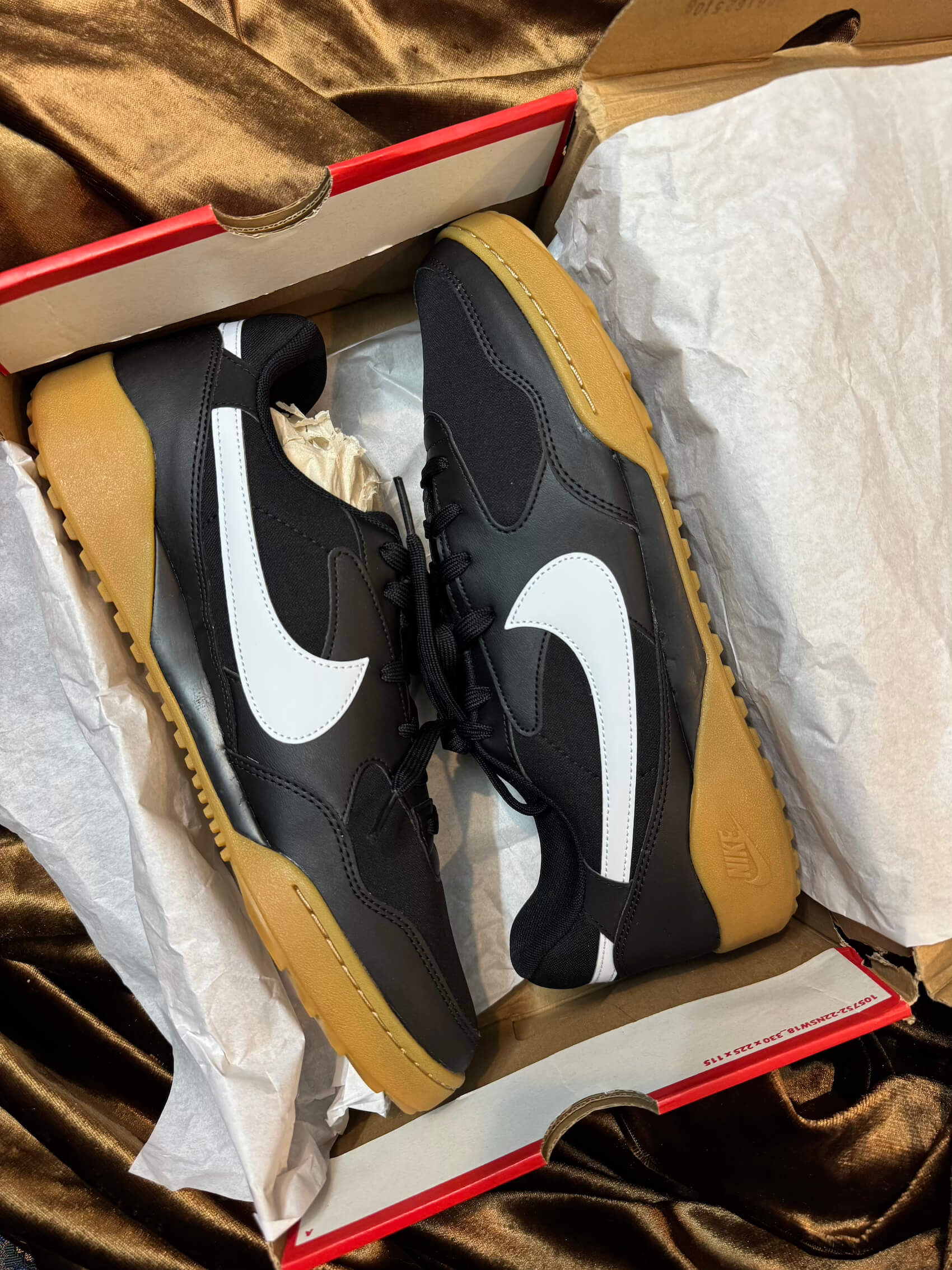 NIKE - TERRA MANTA (EUR 46) (WITH BOX)