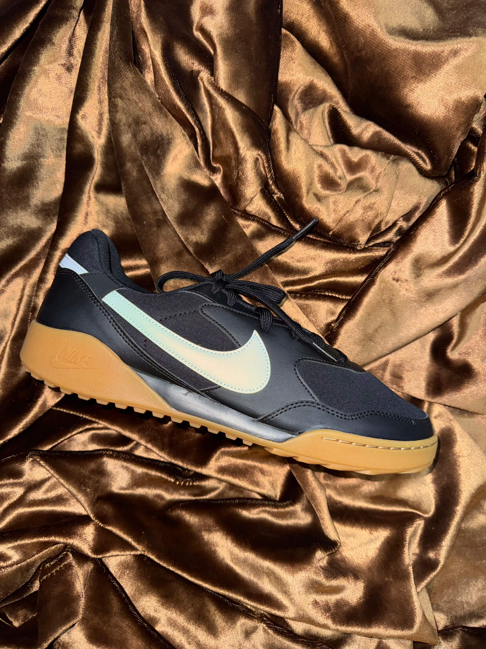 NIKE - TERRA MANTA (EUR 46) (WITH BOX)