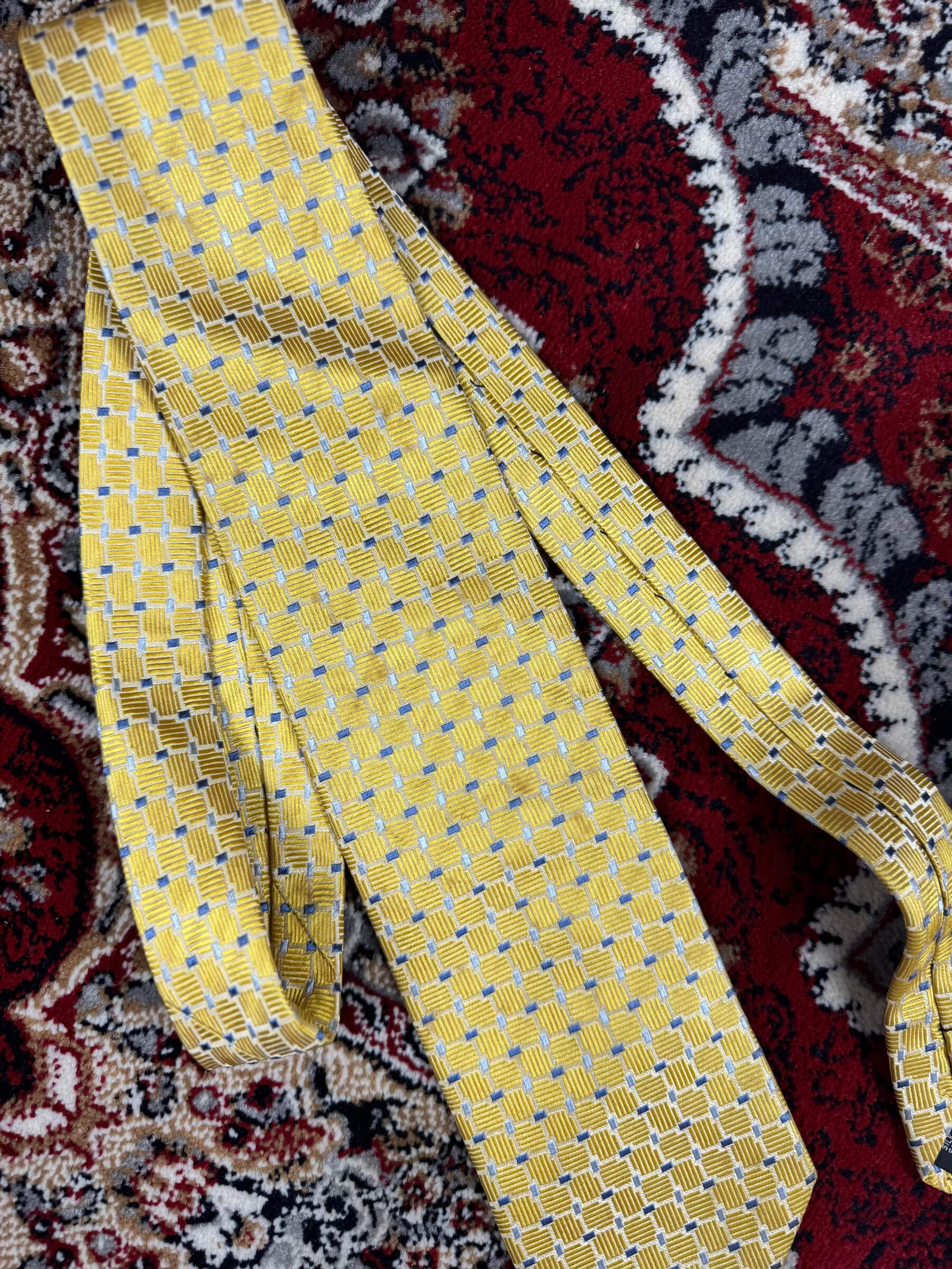 ROCHE - VINTAGE YELLOW SILK TIE