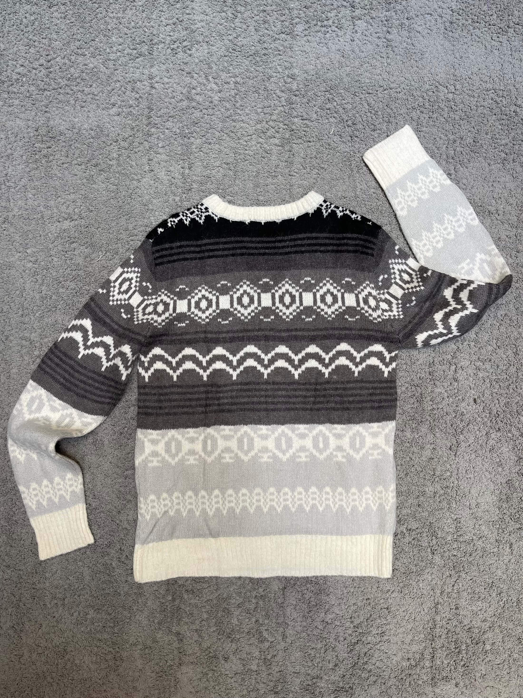 Tate - White Gray Textured Sweater (M/L)