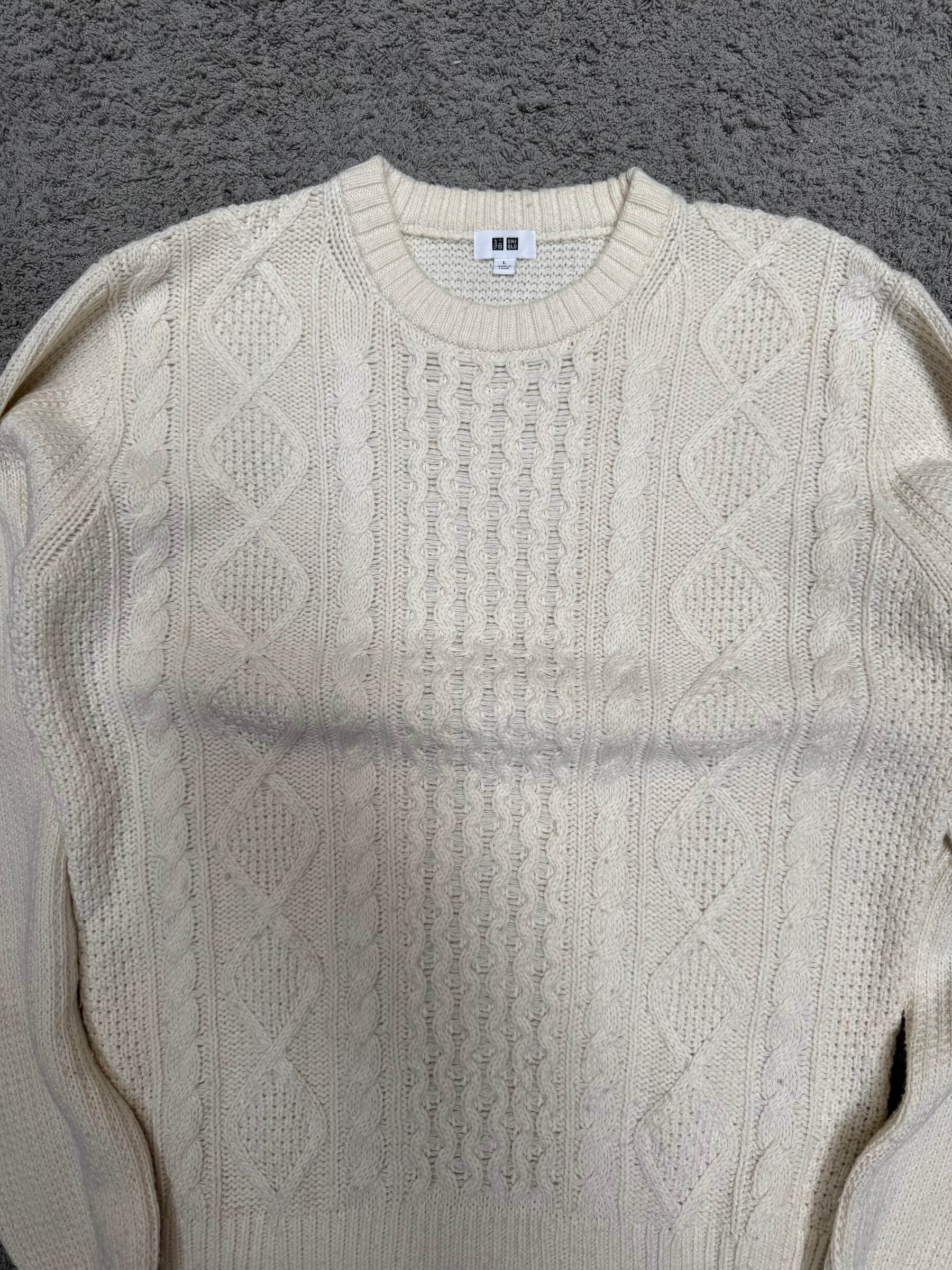 Uniqlo - beige knitted sweater (M/L)