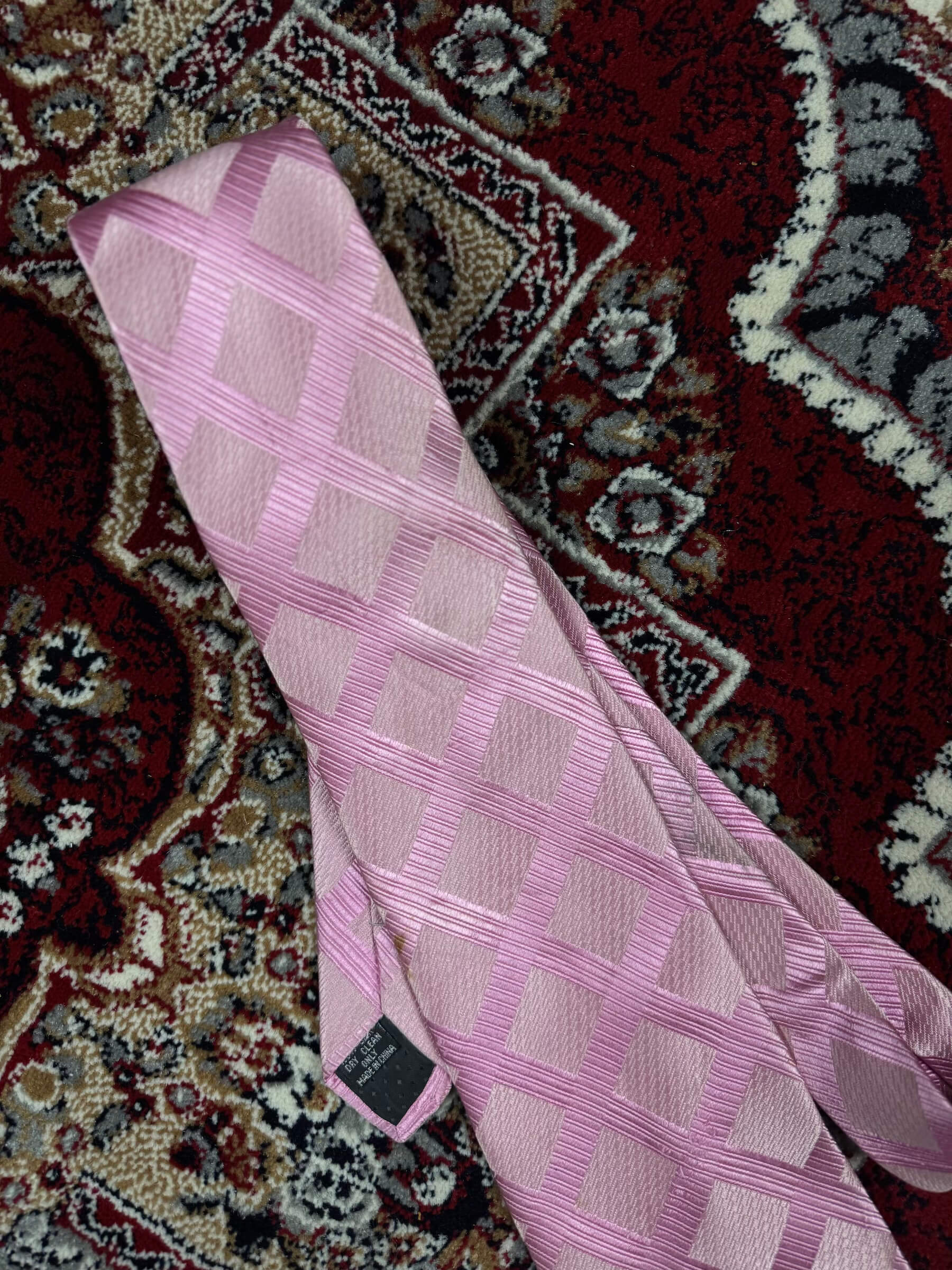 VAN HEUSEN - PATTERNED SILK BLEND TIE