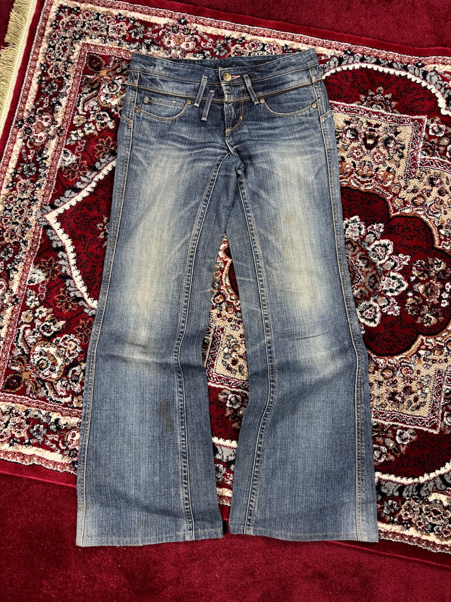 VENUS Y2K VINATAGE FLARED JEANS (30”)