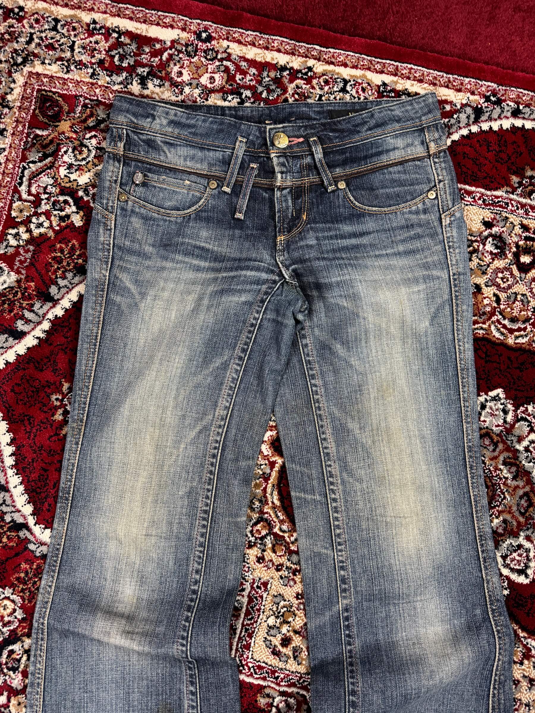 VENUS Y2K VINATAGE FLARED JEANS (30”)