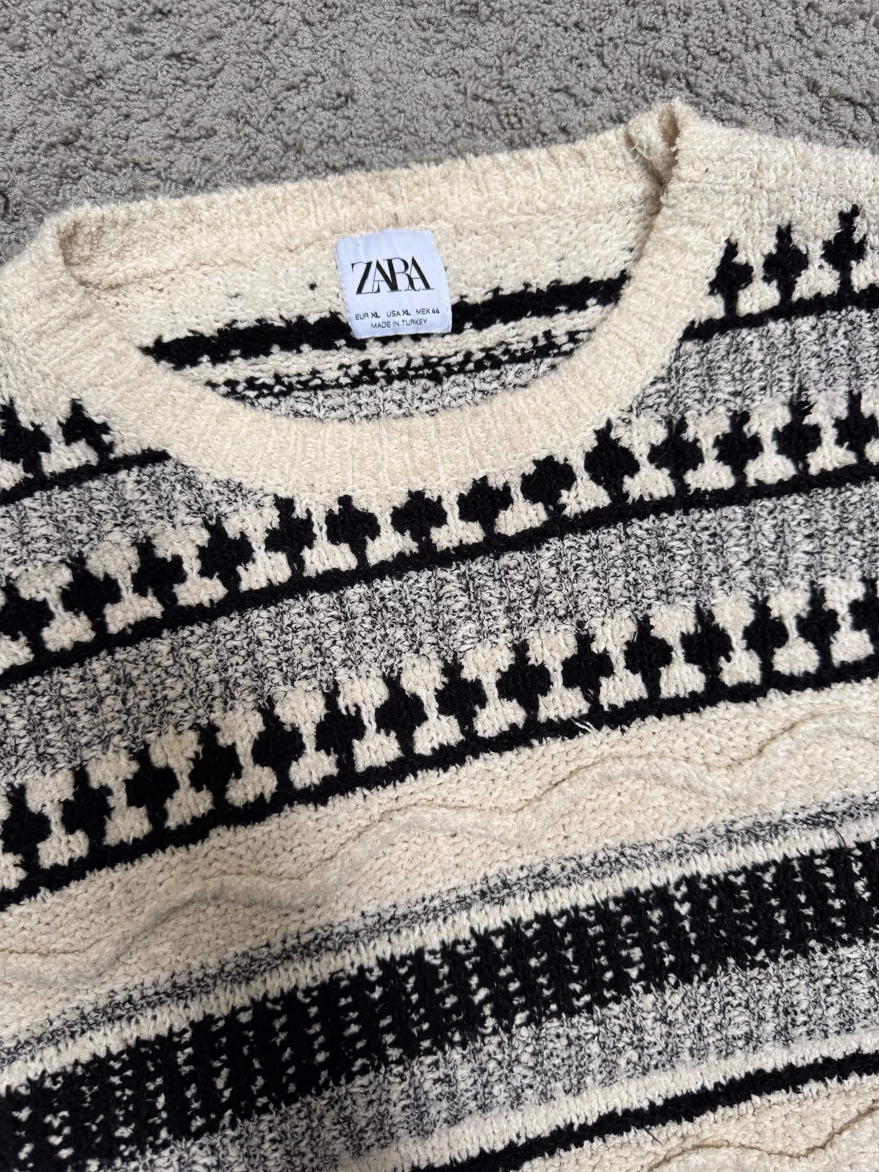 Zara - Textured Baggy Sweater (L)