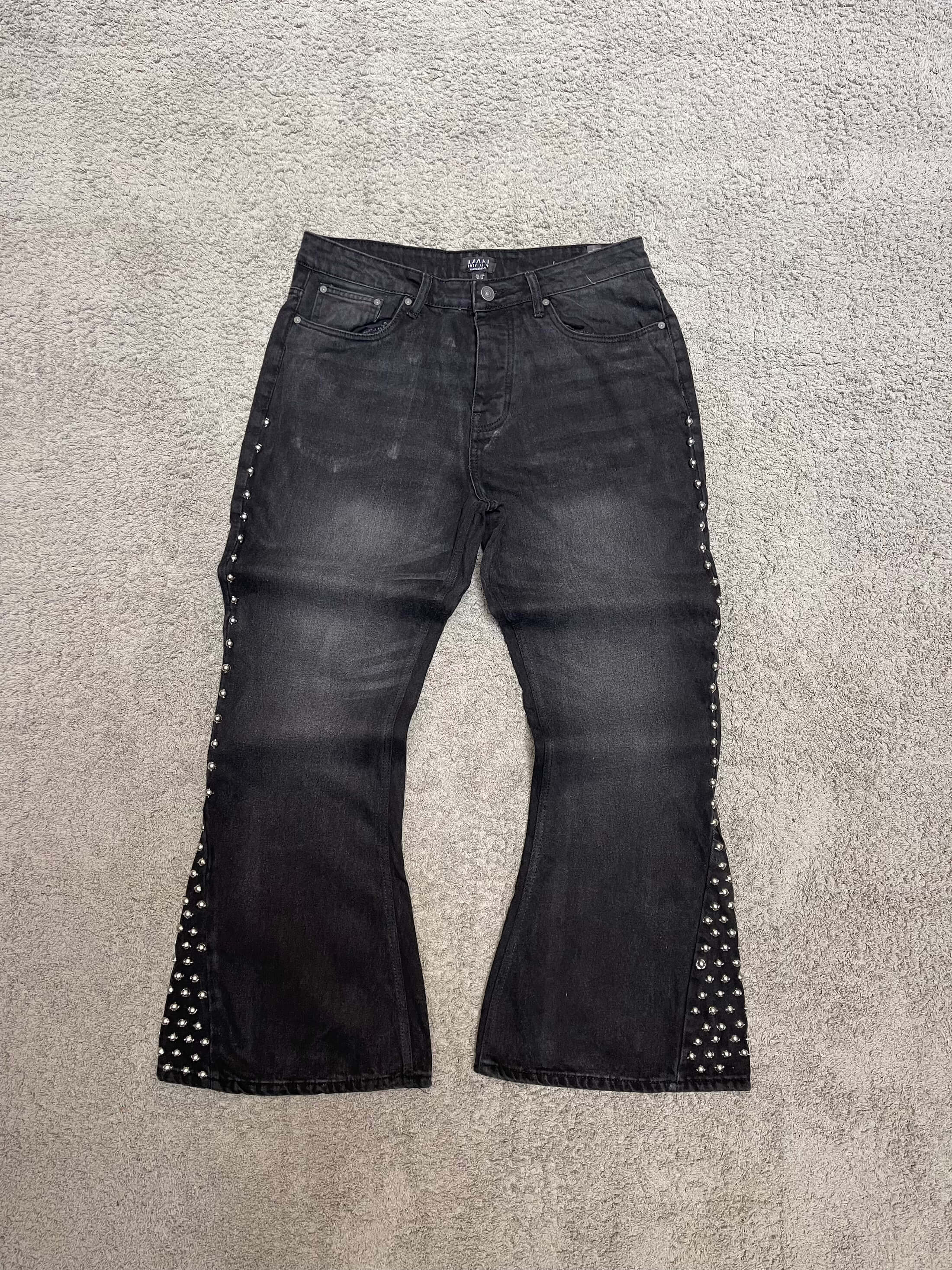 Boohoo - Black Flared Jeans (36")