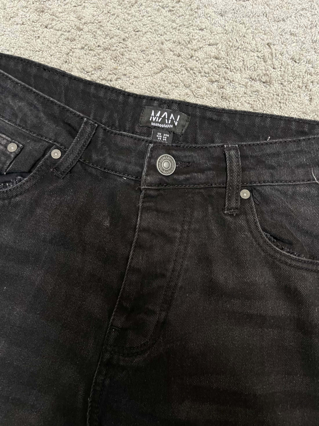 Boohoo - Black Flared Jeans (36")