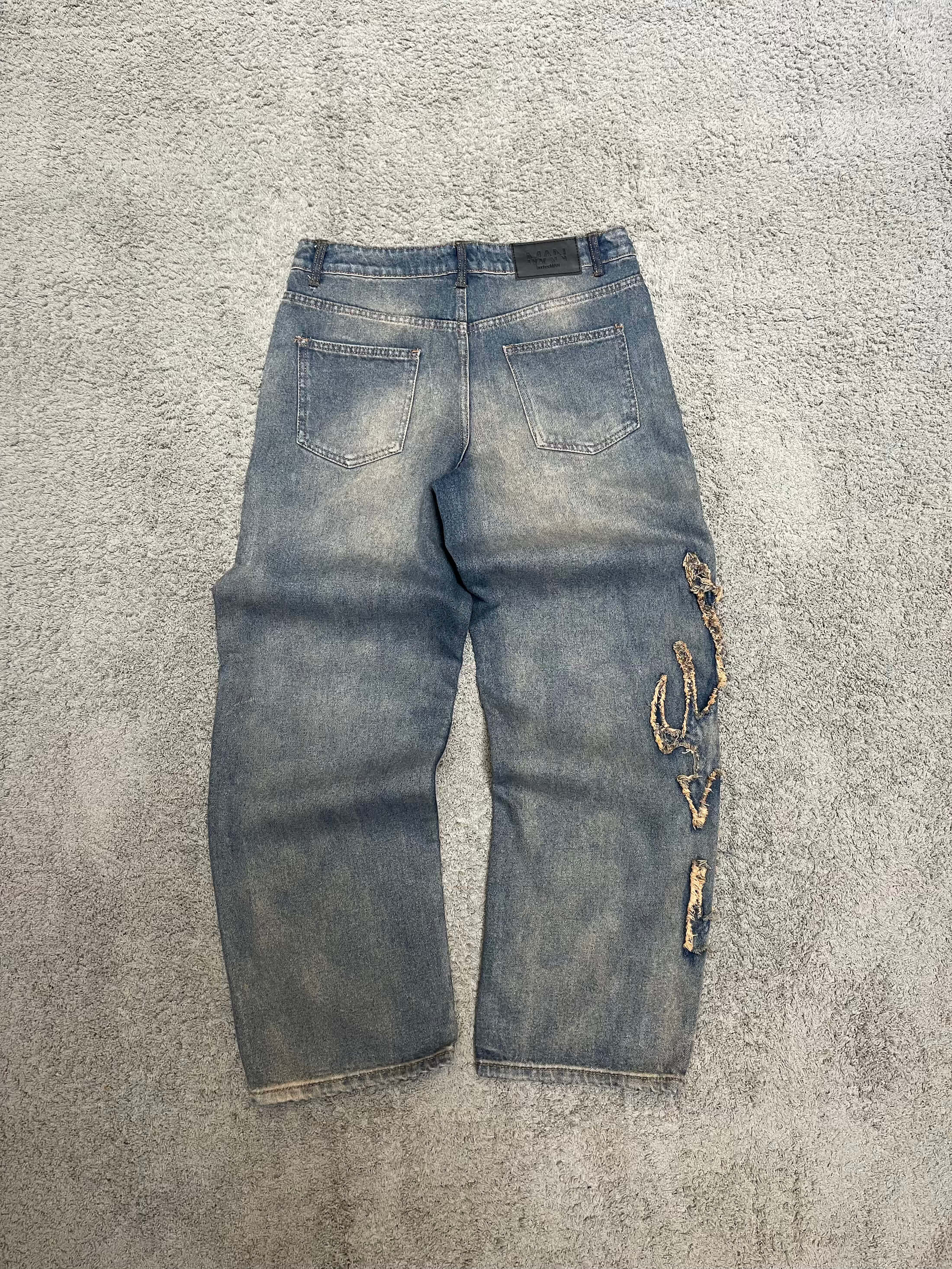 Boohoo - Faded Vintage Denim (32")
