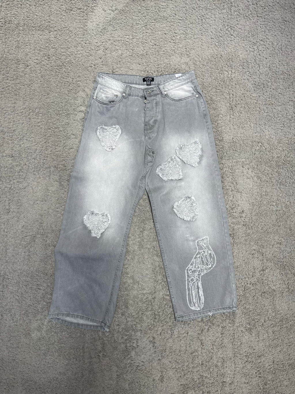 Boohoo - Gray Hearts Patched Denim (32")