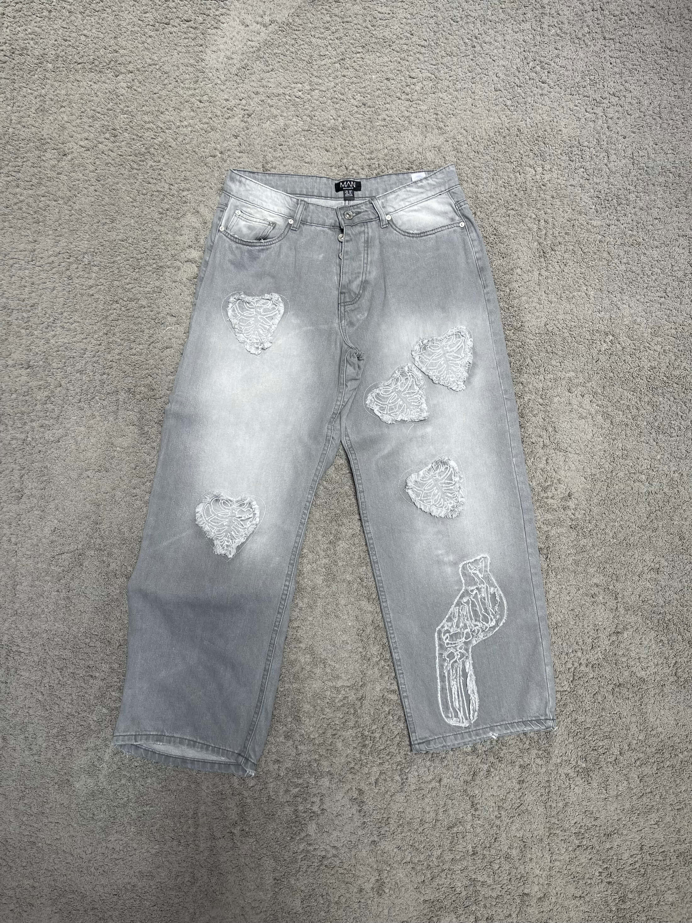 Boohoo - Gray Hearts Patched Denim (32")