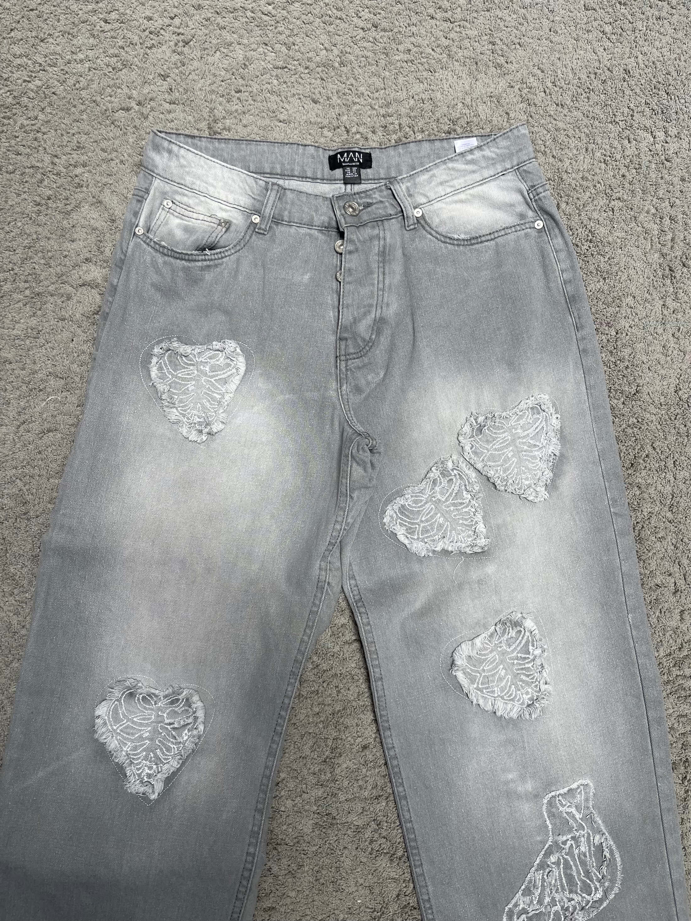 Boohoo - Gray Hearts Patched Denim (32")