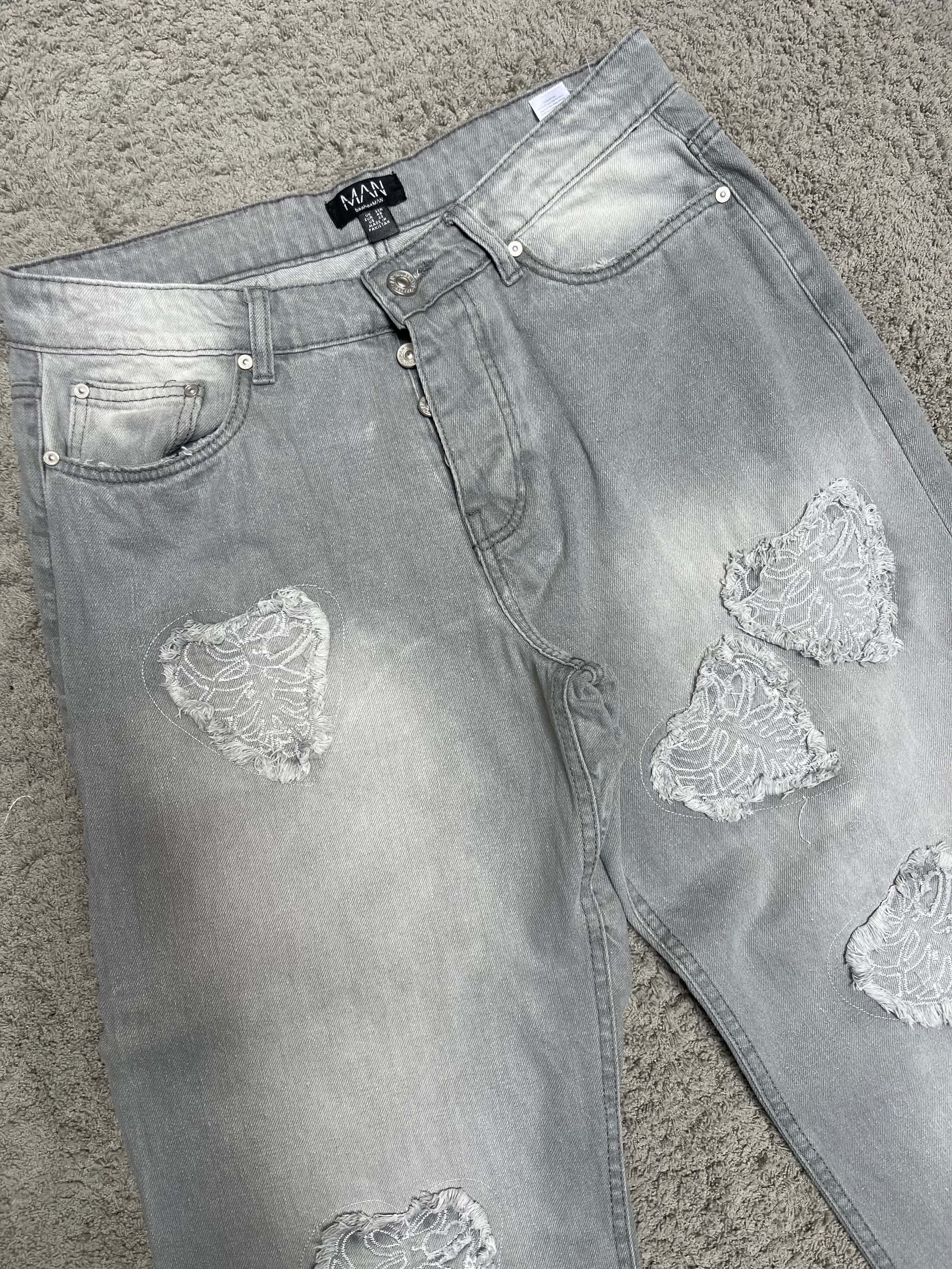 Boohoo - Gray Hearts Patched Denim (32")