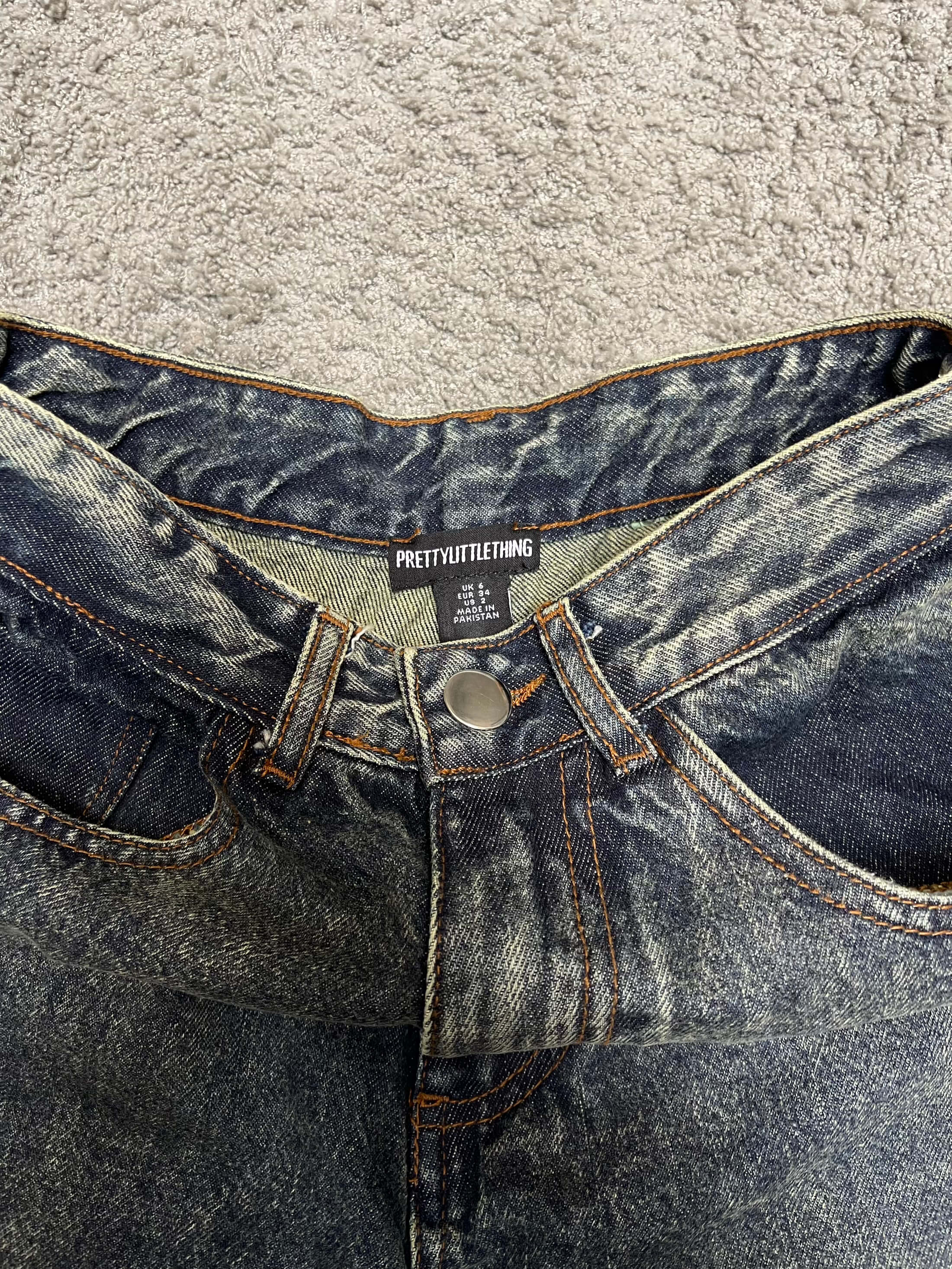 Pretty Little Thing Baggy Jeans (26")