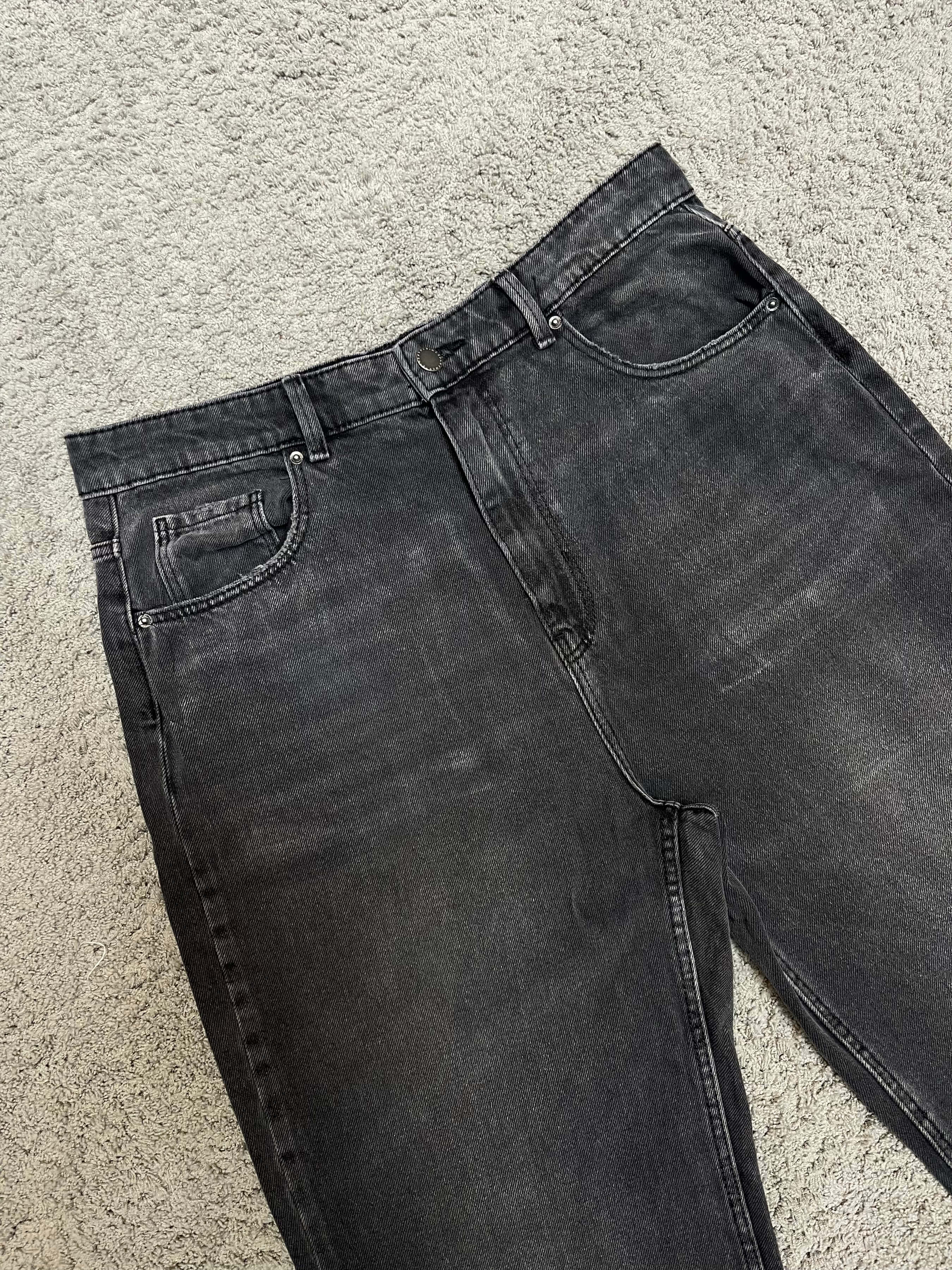 Sinsay Relaxed Fit Jeans (32″)