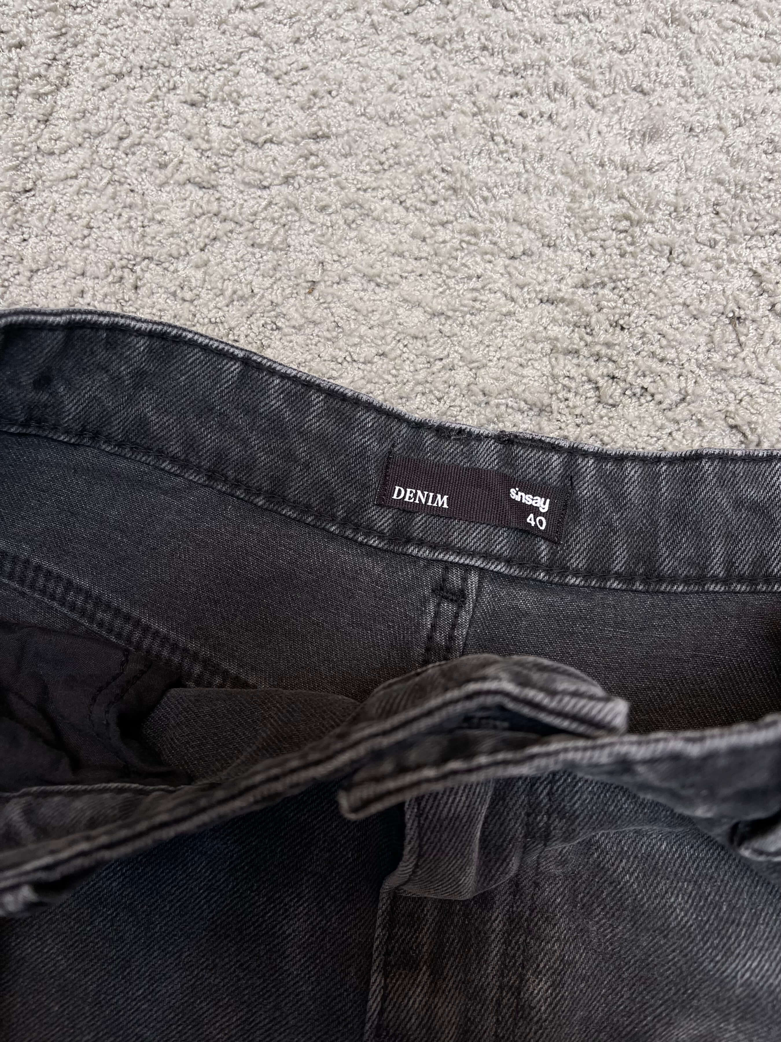 Sinsay Relaxed Fit Jeans (32″)