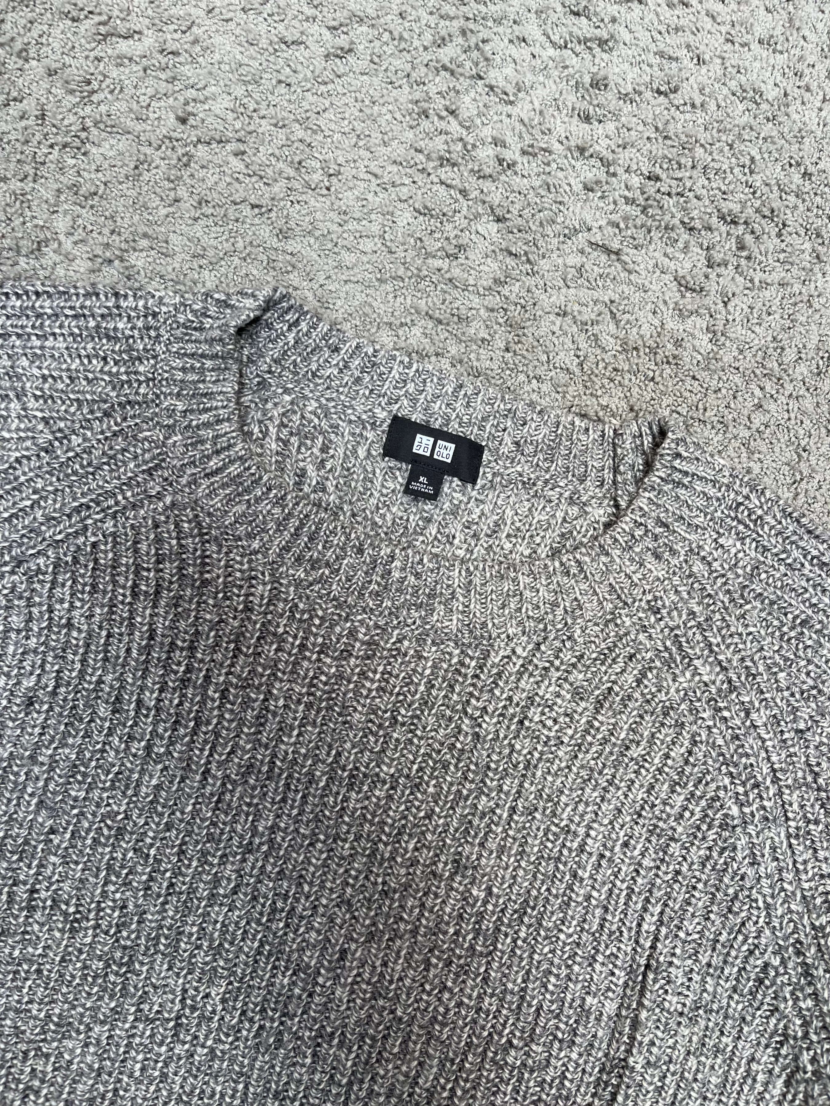 Uniqlo - Knitted Gray Sweater (L)