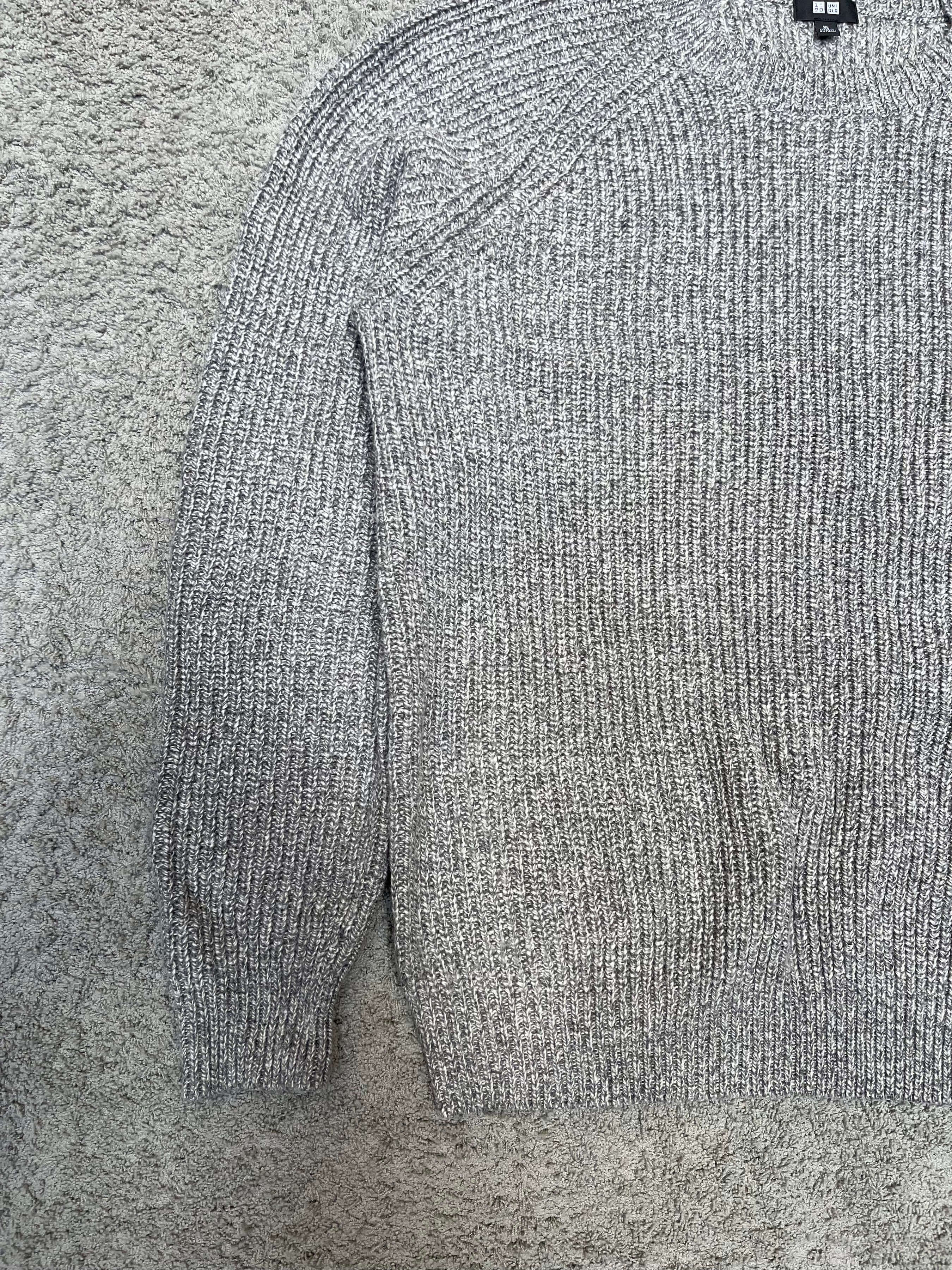 Uniqlo - Knitted Gray Sweater (L)
